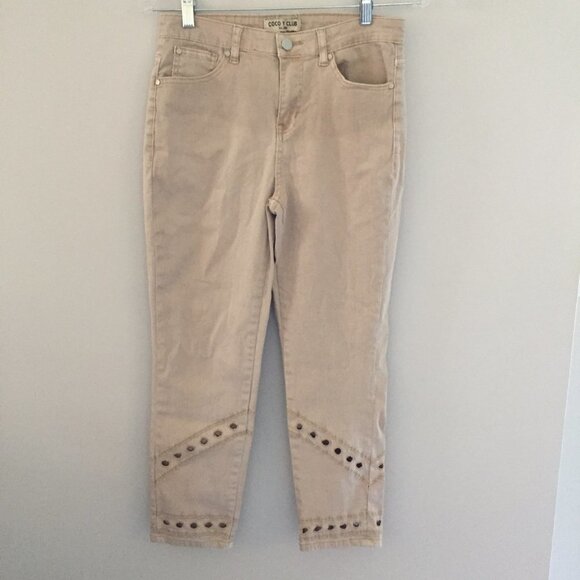 COCO Y Club Beige Capris - Picture 2 of 7